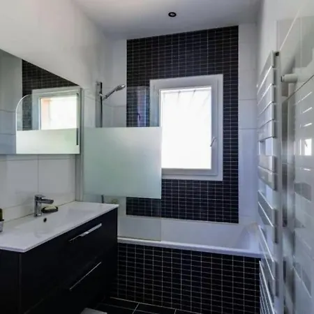 Elegante Avec Piscine Protegee Villa Nîmes