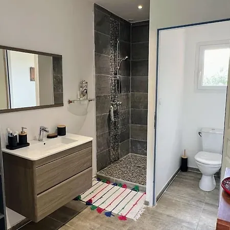 Elegante Avec Piscine Protegee Villa *