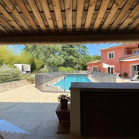 Elegante Avec Piscine Protegee Villa *