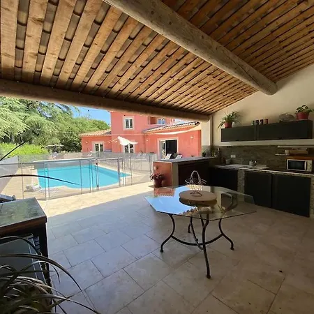Elegante Avec Piscine Protegee * Nimes